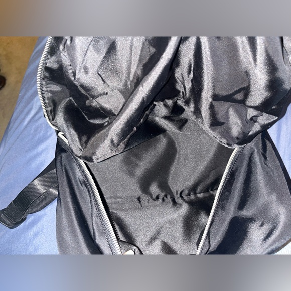 ? LIKE NEW Lululemon City Adventurer Backpack in Black - 17L/20L (?) main image 14